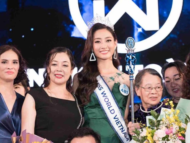 Mẹ ruột Hoa hậu Lương Thùy Linh khoe nhan sắc nổi bật, nói 1 câu khiến công chúng bất ngờ
