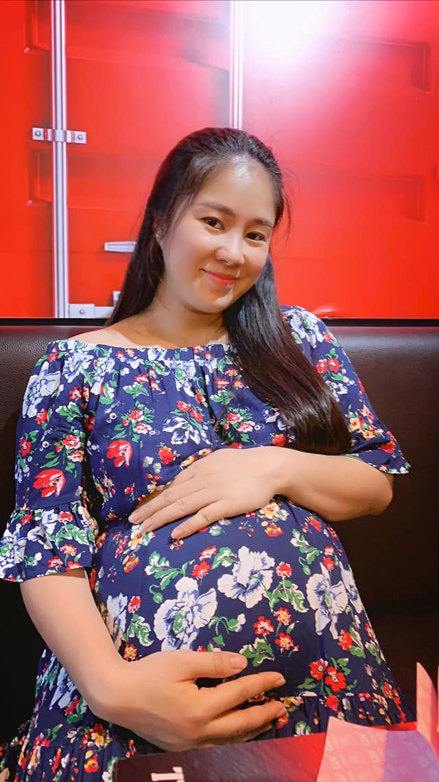 Sao Việt 24h: Bầu sắp đẻ Lê Phương lại khoe ảnh thon thả, bình luận của fan gây chú ý - 4