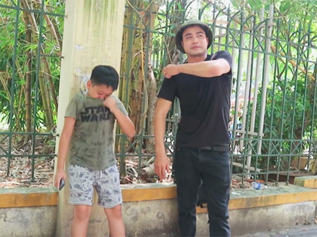 Sức hút không tưởng Về Nhà Đi Con: Fan nhí khóc nấc hỏi chuyện đi tù khi gặp Khải