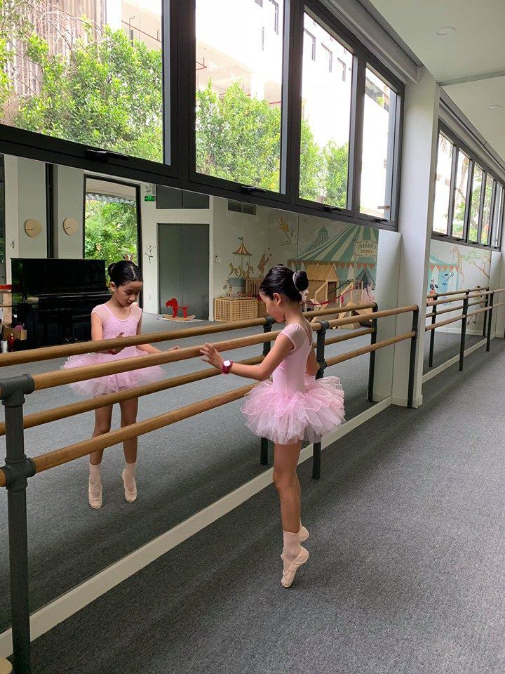 Lưu Hương Giang khoe ảnh con gái học múa ba lê, dân mạng thốt lên amp;#34;thêm một cực phẩmamp;#34; - 1