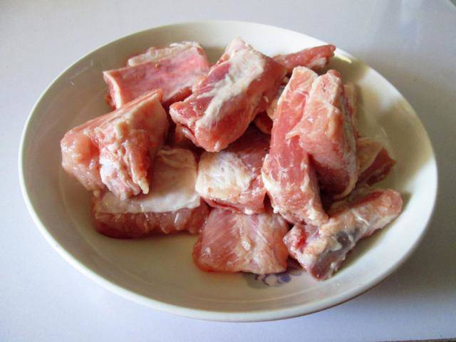 lam suon heo chua ngot, nhieu nguoi thac mac cho giam hay duong truoc, neu sai mon suon khong ngon - 3