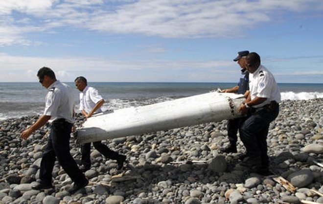 Mảnh vỡ máy bay MH370 hé lộ điều “khủng khiếp” và dấu vết tìm manh mối - 1