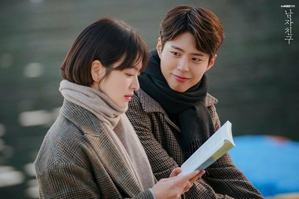 Sau 1 tháng dính tin cặp với Song Hye Kyo, Park Bo Gum lộ diện, thái độ gây chú ý - 5