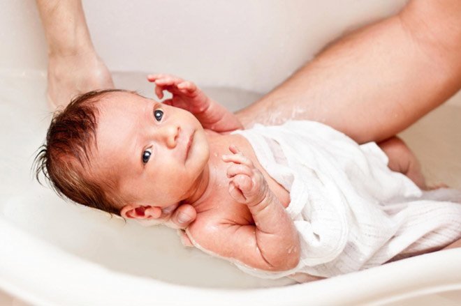 Cách tắm cho trẻ sơ sinh sơ sinh 2 ngày tuổi