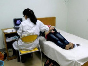 Bà bầu - Mẹ nhập viện nói đã bầu 43 tuần, sau khi siêu âm, bác sĩ tức giận bỏ ngay ra ngoài