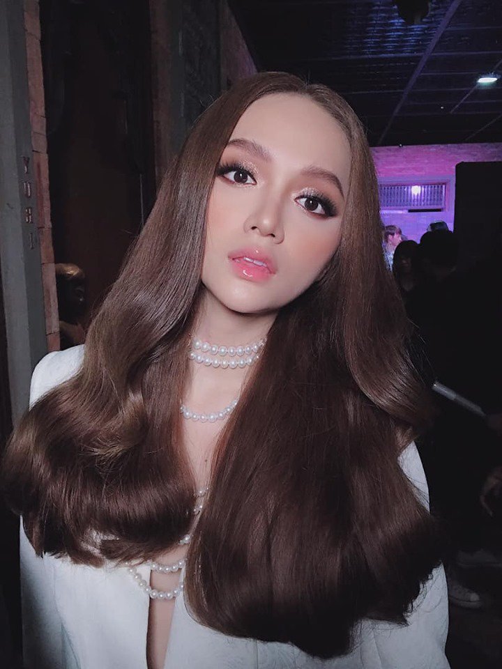 Hương Giang là nhân chứng sống cho câu amp;#34;Con gái không có son như đang nude đi ra đườngamp;#34; - 4