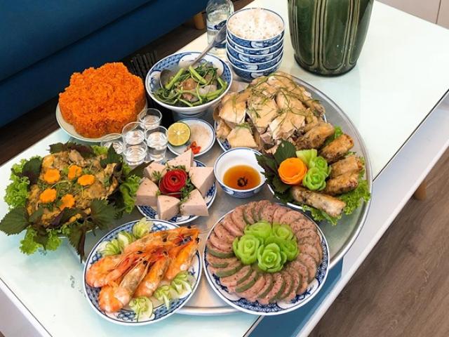 Chị em chia sẻ mâm cỗ cúng Rằm tháng 7 nhiều màu sắc ngập tràn mạng xã hội