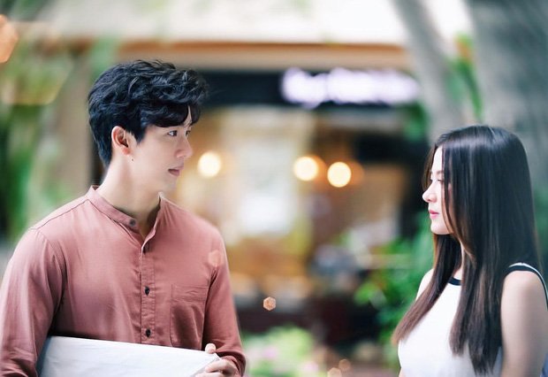 Đi hưởng tuần trăng mật, giữa đêm tỉnh giấc, vợ nghe thấy tiếng chồng ú ớ từ phòng bên - 1