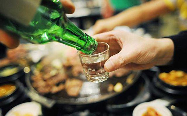 Người đàn ông mắc 2 loại ung thư cùng lúc, 4 thói quen thường thấy là thủ phạm gây hại - 4