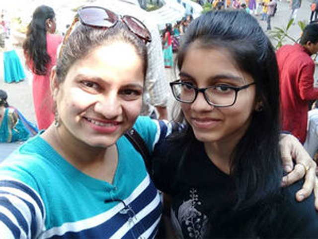 Ngôi sao 24/7: Đau lòng nữ diễn viên Ấn Độ giết con, rồi treo cổ tự tử trên quạt trần