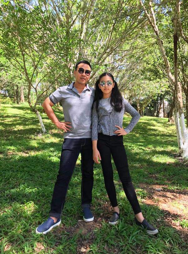 Diện set đồ đơn giản, con gái MC Quyền Linh khiến CĐM xuýt xoa vì đôi chân cực phẩm - 2