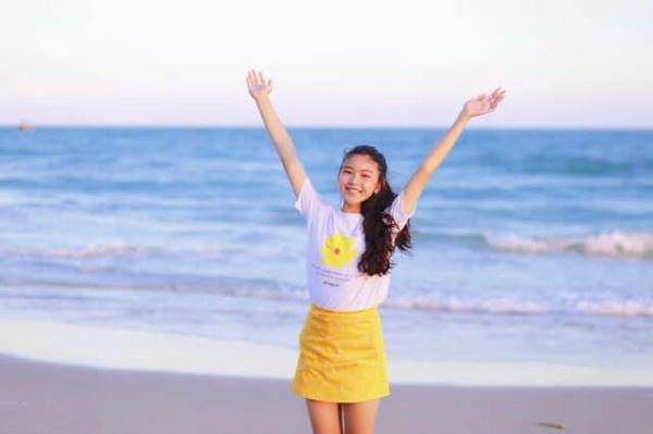 Diện set đồ đơn giản, con gái MC Quyền Linh khiến CĐM xuýt xoa vì đôi chân cực phẩm - 5