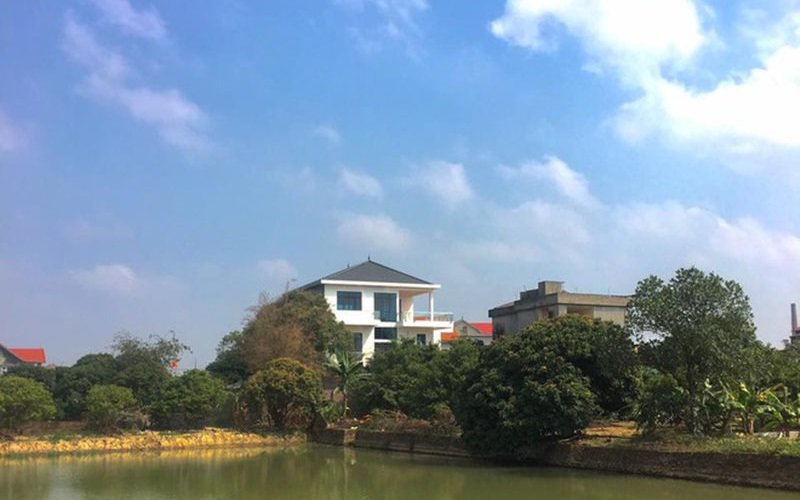 Ở Hưng Yên, đầu tháng 1/2017, căn nhà của Hữu Công và bố mẹ cũng được hoàn thành.
