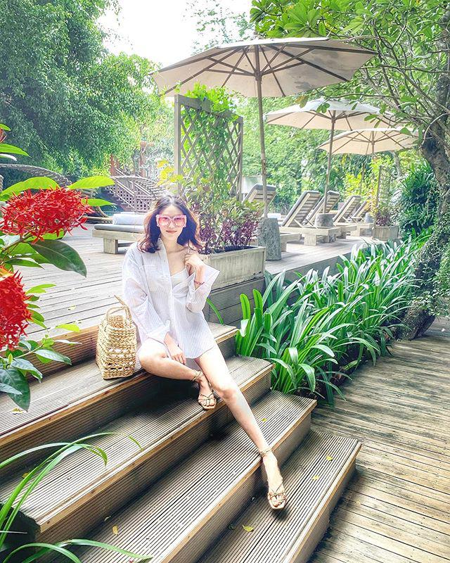 Bộ đôi bà bầu thời thượng Vbiz: Lan Khuê mê váy áo thoải mái, Diệp Lâm Anh amp;#34;nghiệnamp;#34; đầm bó sát - 2