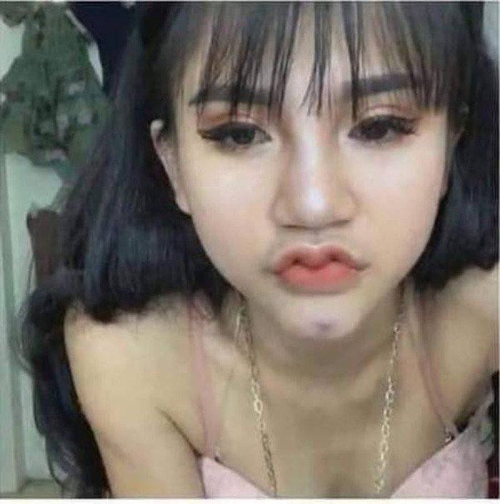 Môi trái tim xưa rồi, đôi môi cánh én uốn lượn mới là xu hướng chị em đang theo đuổi? - 2