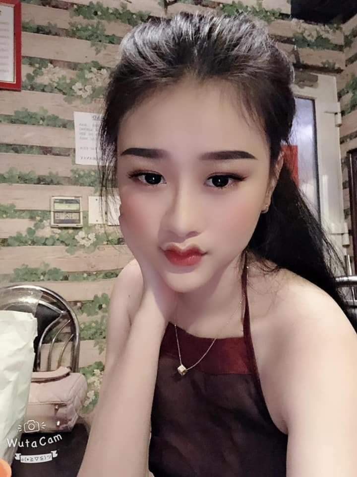 Môi trái tim xưa rồi, đôi môi cánh én uốn lượn mới là xu hướng chị em đang theo đuổi? - 4