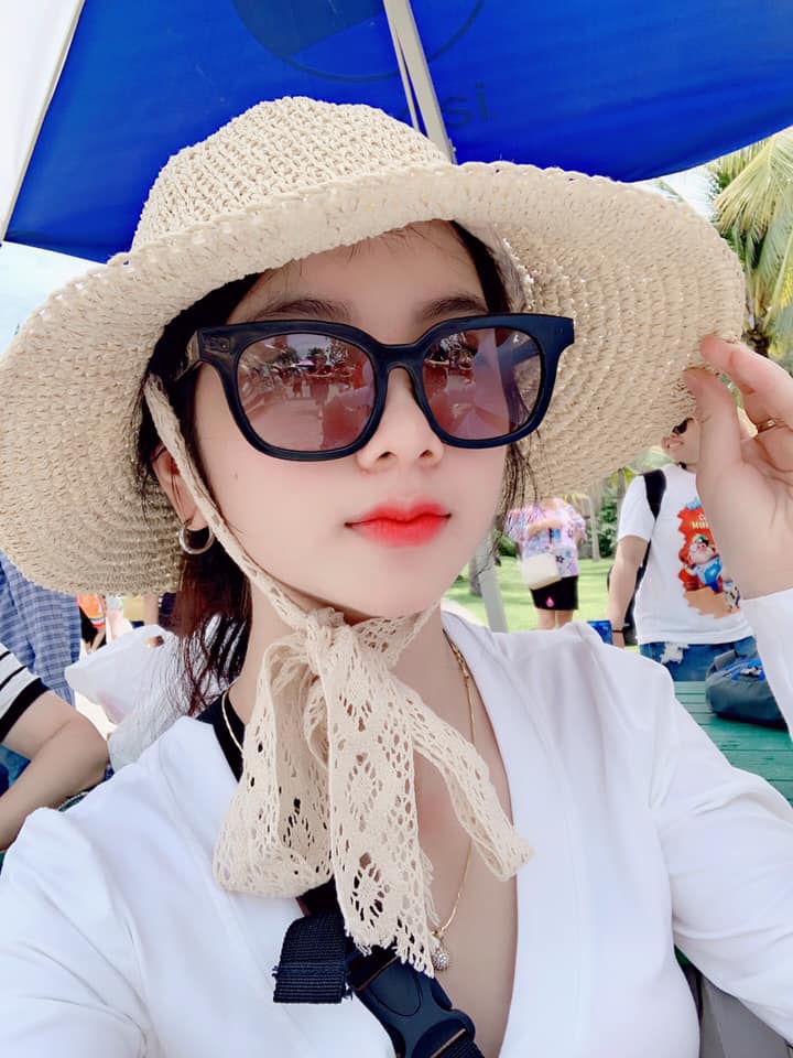 Môi trái tim xưa rồi, đôi môi cánh én uốn lượn mới là xu hướng chị em đang theo đuổi? - 9