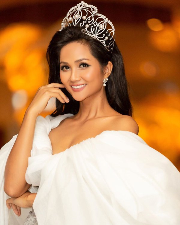 Tóc bị rụng mà Hamp;#39;Hen Niê cũng vui vẻ chụp hình được, lý do vì đâu? - 5