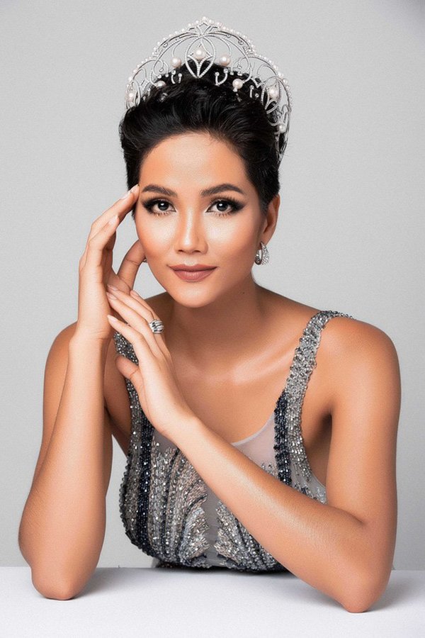 Tóc bị rụng mà Hamp;#39;Hen Niê cũng vui vẻ chụp hình được, lý do vì đâu? - 6