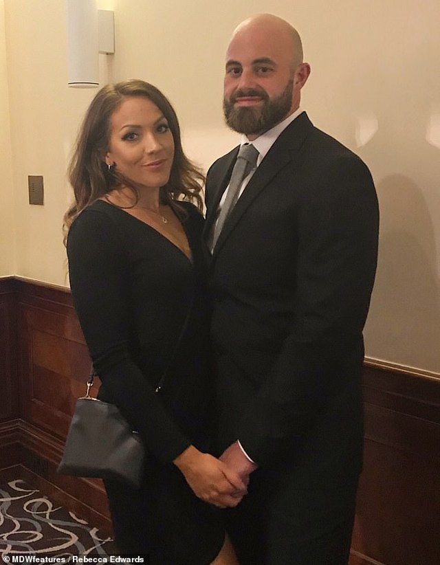 Quá béo tới mức không thể làm amp;#34;chuyện ấyamp;#34;, cặp đôi nặng hơn 200kg ra quyết định khó tin - 4