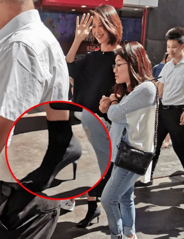 Á hậu từng đóng phim 18+ trả nợ, 46 tuổi vẫn khổ sở mang bầu vì mẹ chồng amp;#34;épamp;#34; - 4