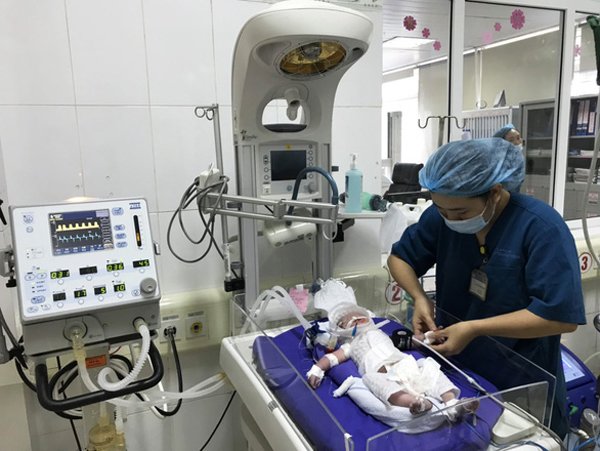 Mẹ Quảng Ninh bầu 35 tuần ra đi đột ngột, em bé được cứu sống như amp;#34;phép màuamp;#34; - 1