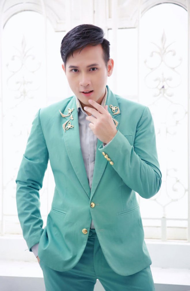 Lộ ảnh cận mặt 2 con trai song sinh của Trương Nam Thành và bà xã hơn 15 tuổi - 4