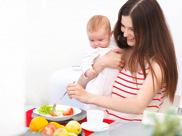 Thực đơn cho mẹ sau sinh: Ăn gì vừa lợi sữa nhưng không tăng cân? - 1