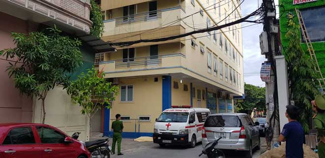 tin tuc 24h: thay giao nguoi nuoc ngoai roi tu tang 4 trung tam anh ngu tu vong - 1