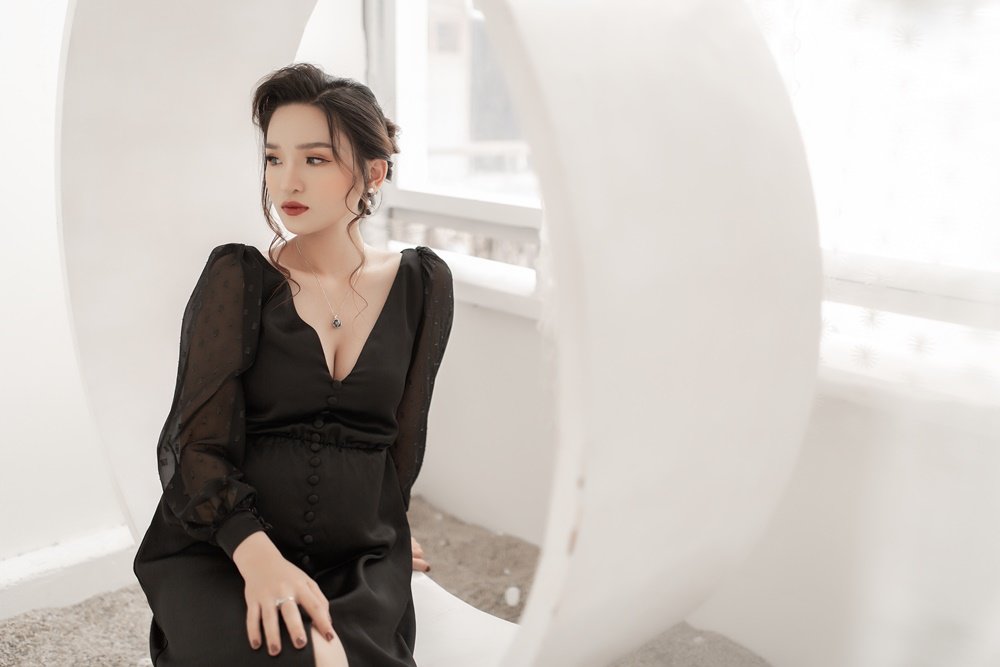 Mẹ bầu Sài Gòn than số khổ amp;#34;có bầu mà không có bụngamp;#34;, thai 8 tháng chỉ tăng 3,5kg - 3