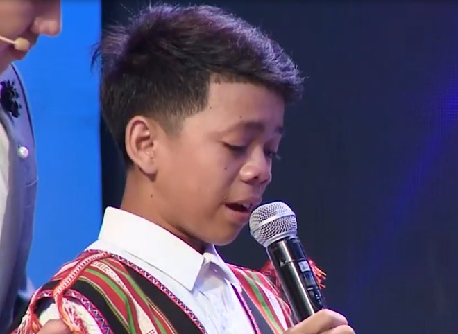 Cô gái đẹp nhận nuôi 2 đứa trẻ suýt bị chôn sống tái xuất, dàn sao Việt khóc dàn dụa - 14