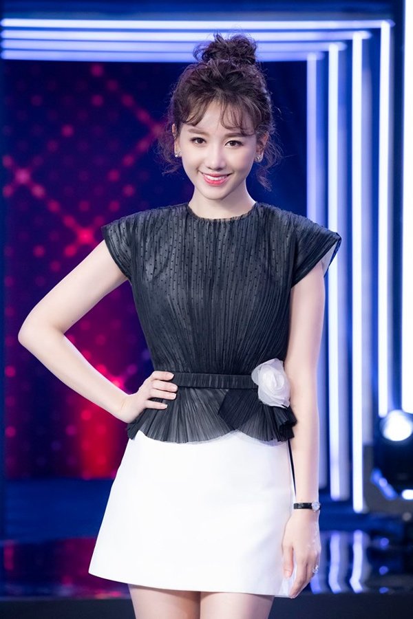 Đây là kiểu tóc hack tuổi siêu đỉnh khiến loạt mỹ nhân U40 Vbiz mê mệt - 16