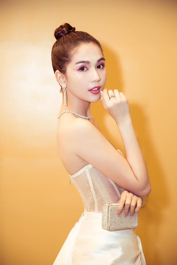 Đây là kiểu tóc hack tuổi siêu đỉnh khiến loạt mỹ nhân U40 Vbiz mê mệt - 12