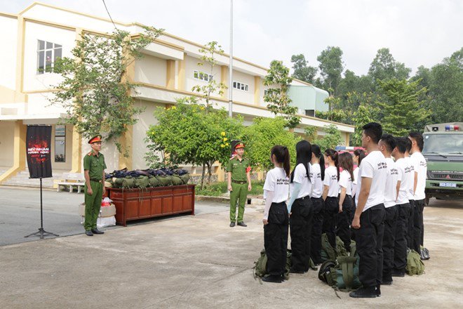 Phương Oanh tái mặt xin bỏ thi vì ám ảnh tai nạn quá khứ, Phương Anh Đào suýt đuối nước - 1