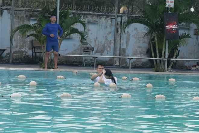 Phương Oanh tái mặt xin bỏ thi vì ám ảnh tai nạn quá khứ, Phương Anh Đào suýt đuối nước - 10