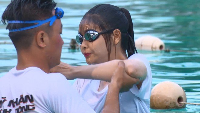 Phương Oanh tái mặt xin bỏ thi vì ám ảnh tai nạn quá khứ, Phương Anh Đào suýt đuối nước - 13