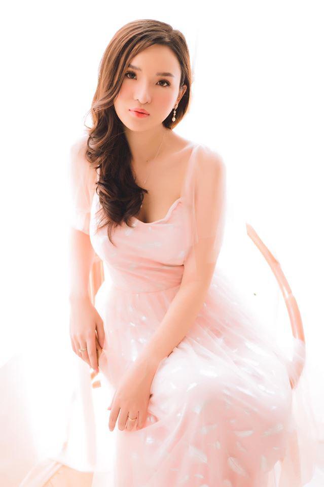 Mẹ bầu Sài Gòn than số khổ amp;#34;có bầu mà không có bụngamp;#34;, thai 8 tháng chỉ tăng 3,5kg - 11