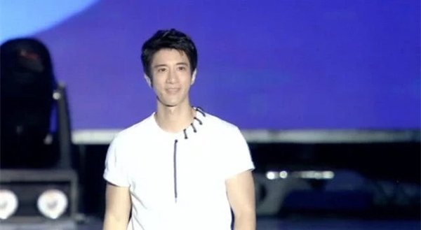 Chi 175 tỷ đồng để mời Thành Long, Trương Bá Chi, đám cưới của cặp đôi này gây sốt - 3