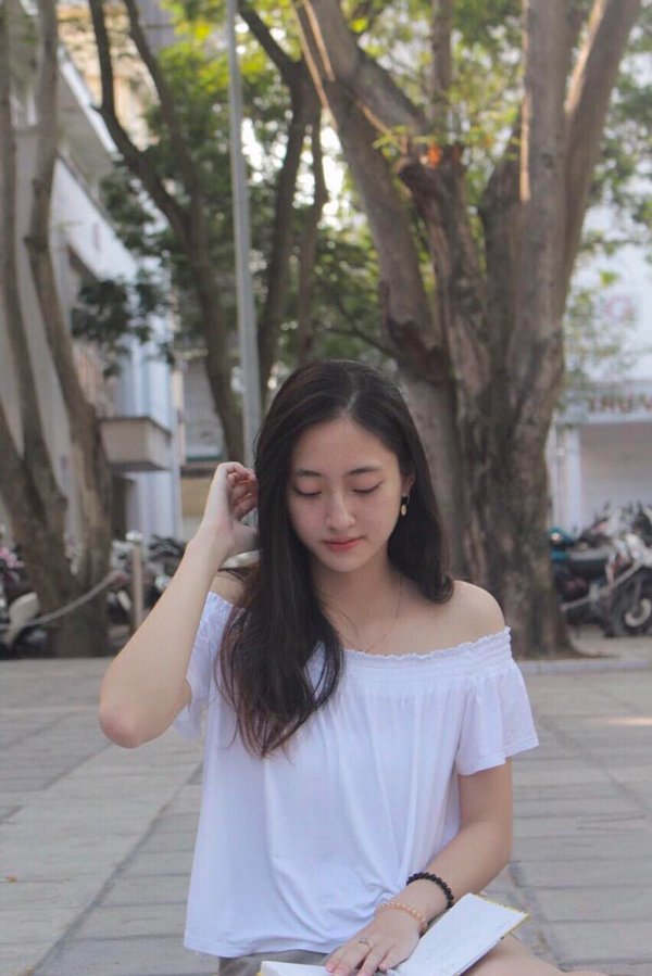 bang chung cho thay hoa hau luong thuy linh dich thi la thien than ao trang moi cua vbiz - 16