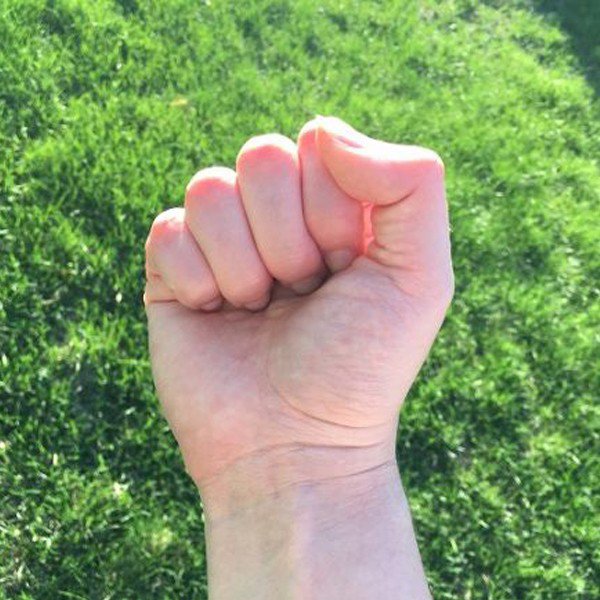 Xem cách nắm tay, amp;#34;bắt thópamp;#34; ngay tính cách người đối diện - 1