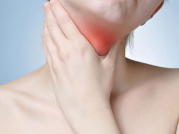 10 nguyên nhân khiến cổ họng có cảm giác bị vướng