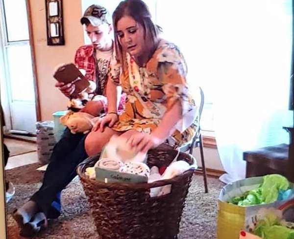 Xót xa cho bà mẹ sinh xong con mất, đến khi nhìn mặt amp;#34;em béamp;#34; mọi người lại nổi giận - 2