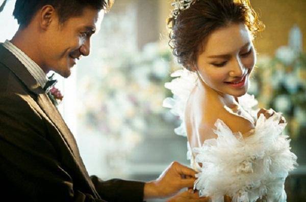 nhan thiep cuoi cua chong cu sau 1 thang ly hon, vo chi cuoi khay: “hay doi day!” - 1