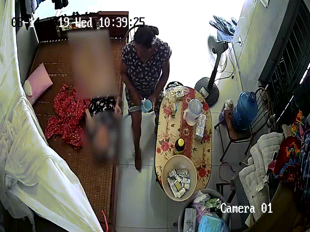 nu giup viec bop mieng cu ba de do sua, tat bom bop vao mat khien mxh day song - 3