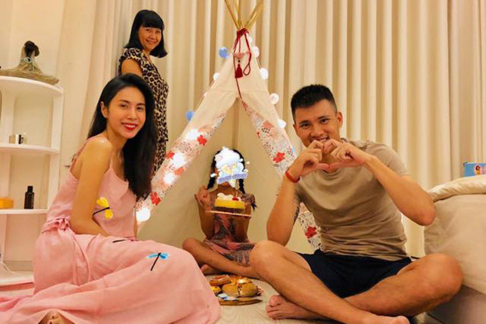 con gai luon xin tien de "tu thien cho nguoi ngheo", su that khien thuy tien qua dau long - 1