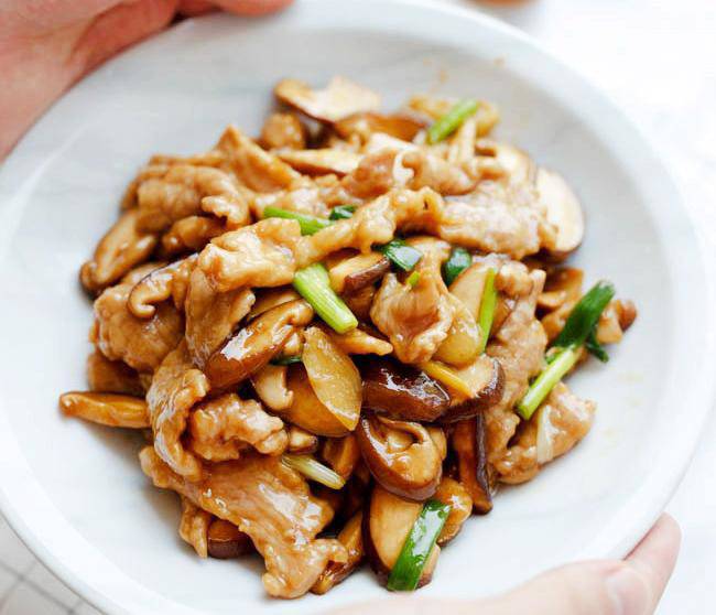 Xào thịt thăn lợn thường bị dai khô, thêm bước nhỏ này thịt mềm hơn cả sự mong đợi - 6