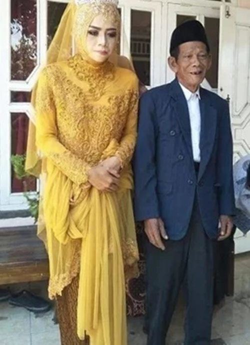 Nghe lời bố mẹ làm lễ giải hạn, cô gái 27 tuổi yêu luôn thầy pháp sư già U90 - 2