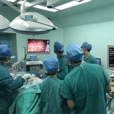 Đứa trẻ 8 tuổi có hơn 20 khối u trong đại tràng, triệu chứng này cha mẹ cần chú ý - 3