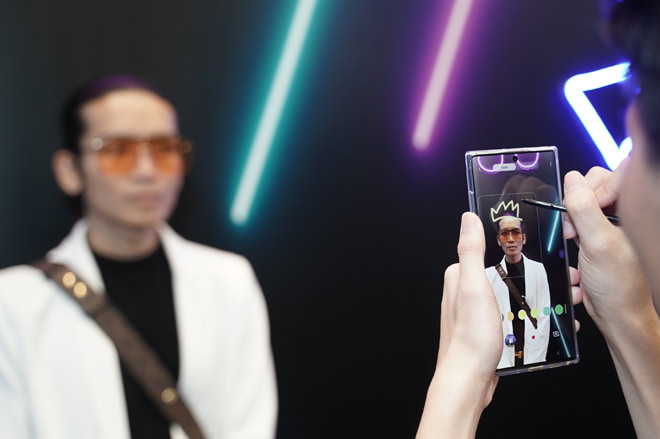 Nhờ Liên Bỉnh Phát chụp ảnh amp;#34;sống ảoamp;#34;, BB Trần không ngờ hoá... công chúa - 3