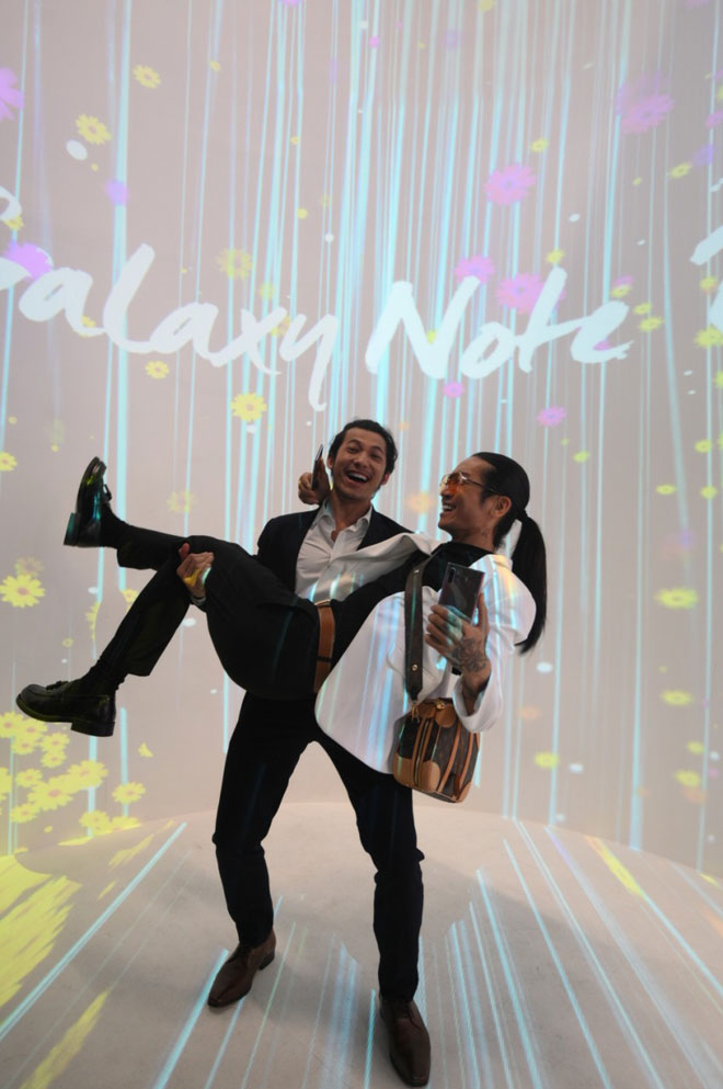 Nhờ Liên Bỉnh Phát chụp ảnh amp;#34;sống ảoamp;#34;, BB Trần không ngờ hoá... công chúa - 4